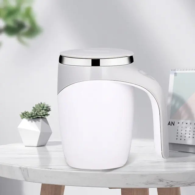 Tasse à café à agitation automatique rechargeable